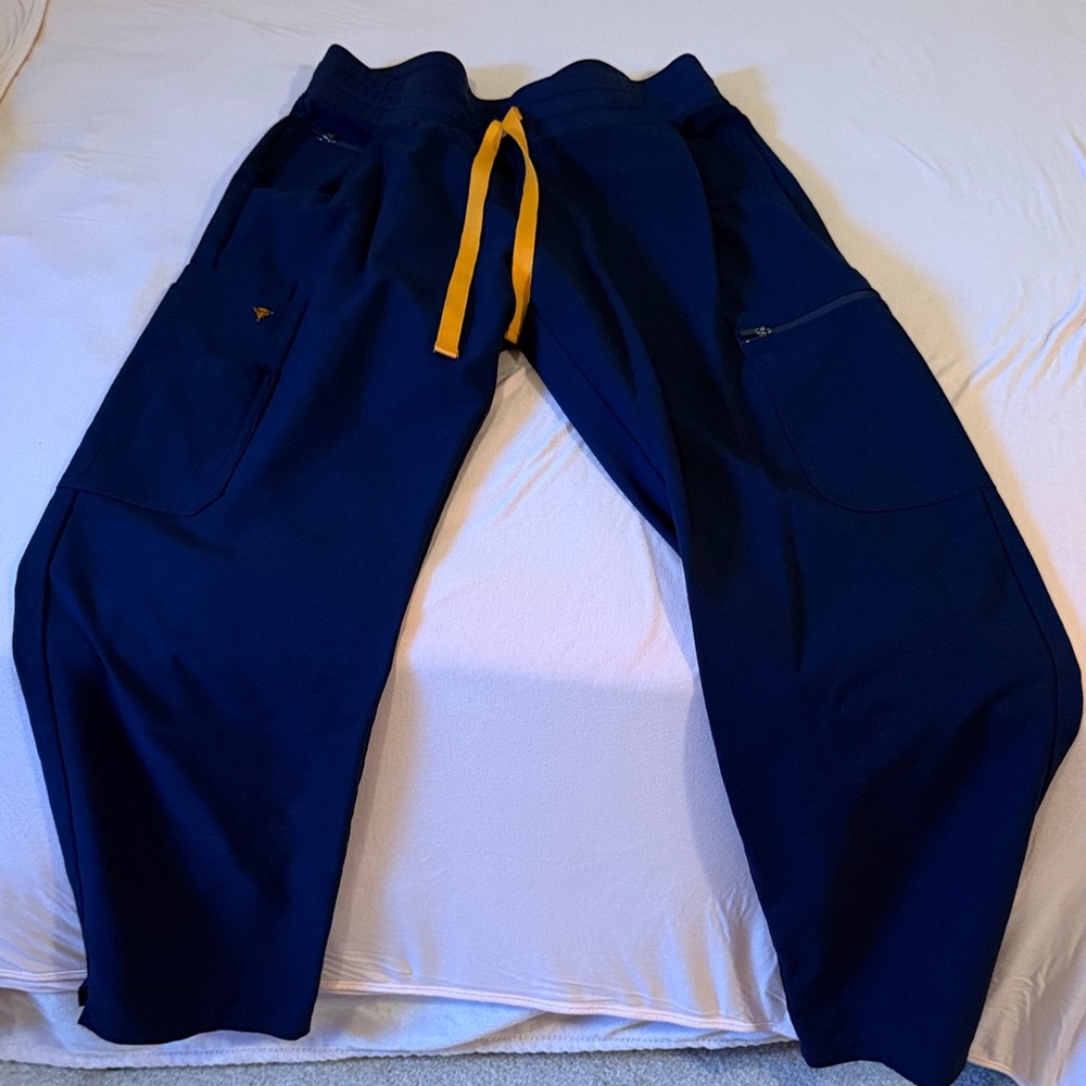 Poppy scrubs bodie pants